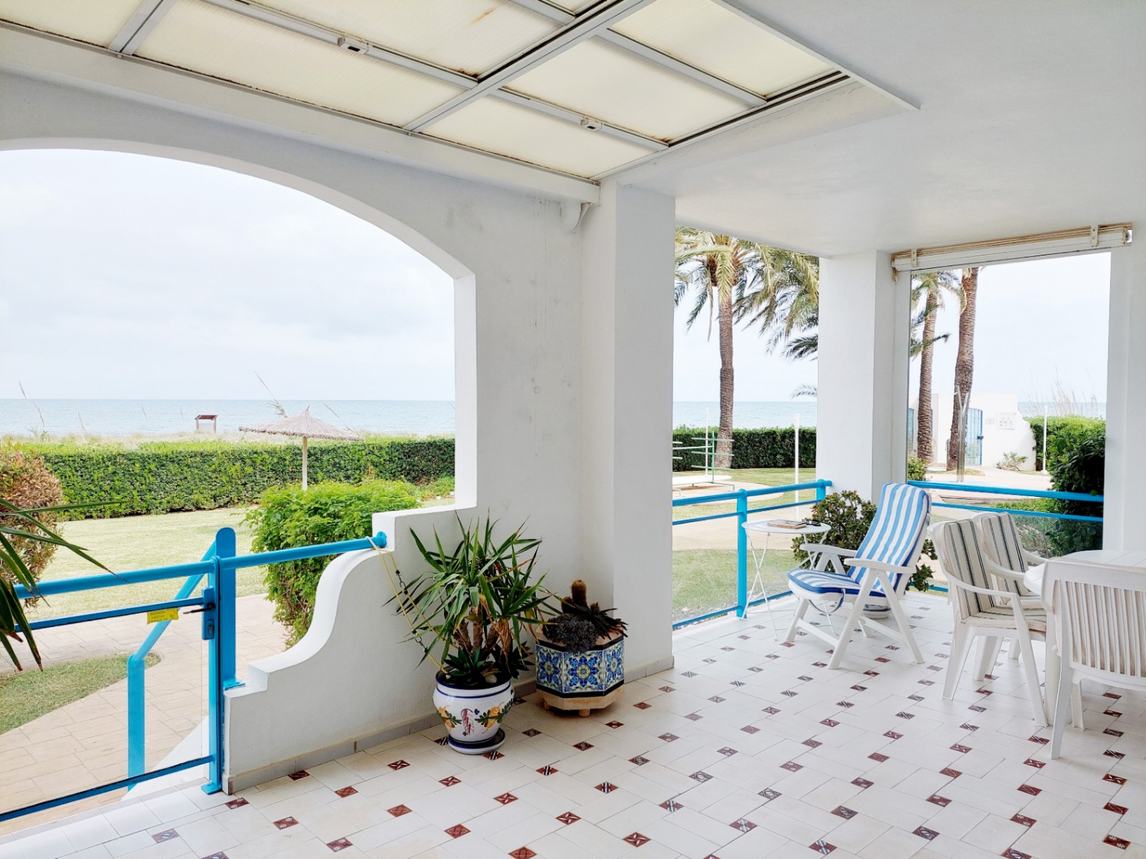Apartamento frontal al mar en venta Dénia - Urb. La Alberca