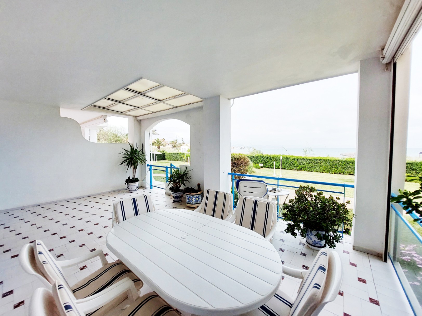 Apartamento frontal al mar en venta Dénia - Urb. La Alberca