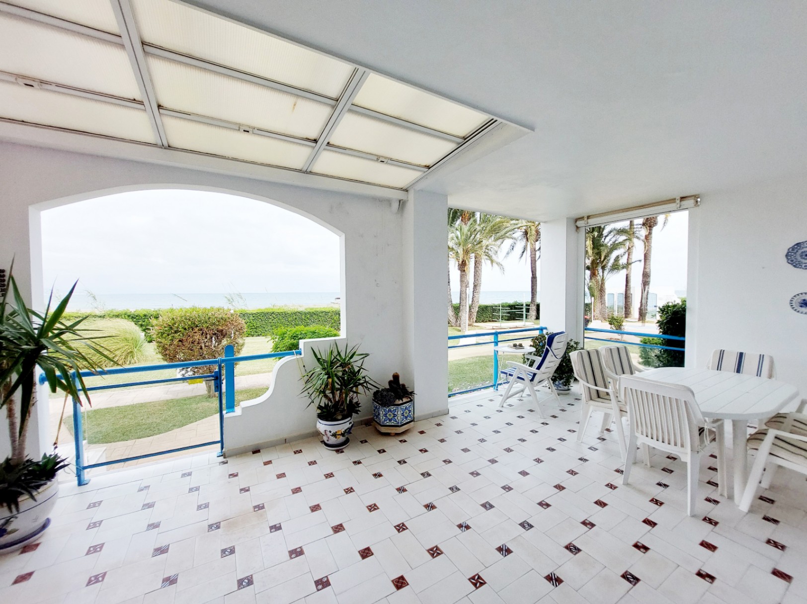 Apartamento frontal al mar en venta Dénia - Urb. La Alberca
