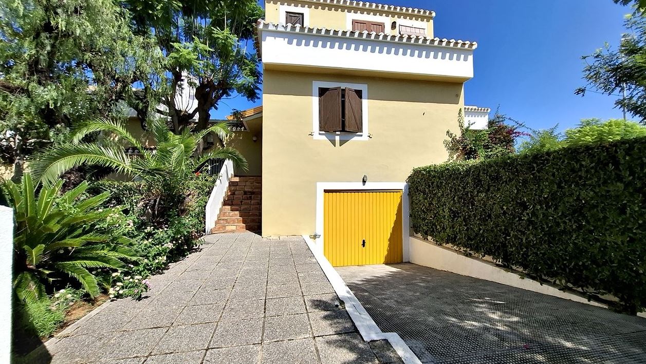Apartamento con garaje privado en venta Dénia - Urb. L´Escala