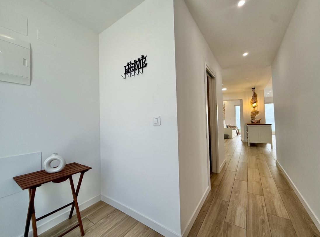 Townhouse with large courtyard for sale in Pedreguer.