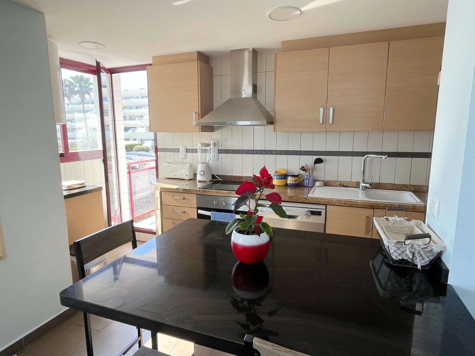 Apartamento en primera línea de playa en Dénia con vistas frontales al mar – Urb. Jardines de Dénia VII