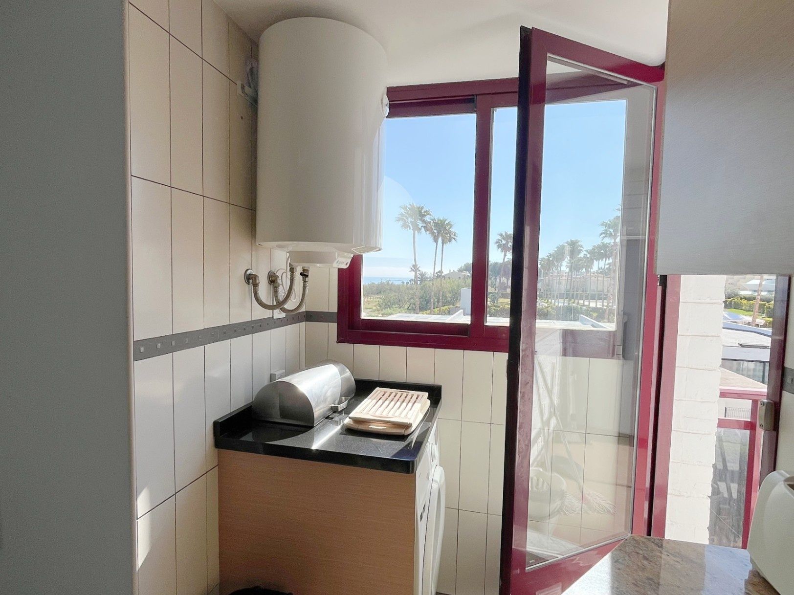Apartamento en primera línea de playa en Dénia con vistas frontales al mar – Urb. Jardines de Dénia VII