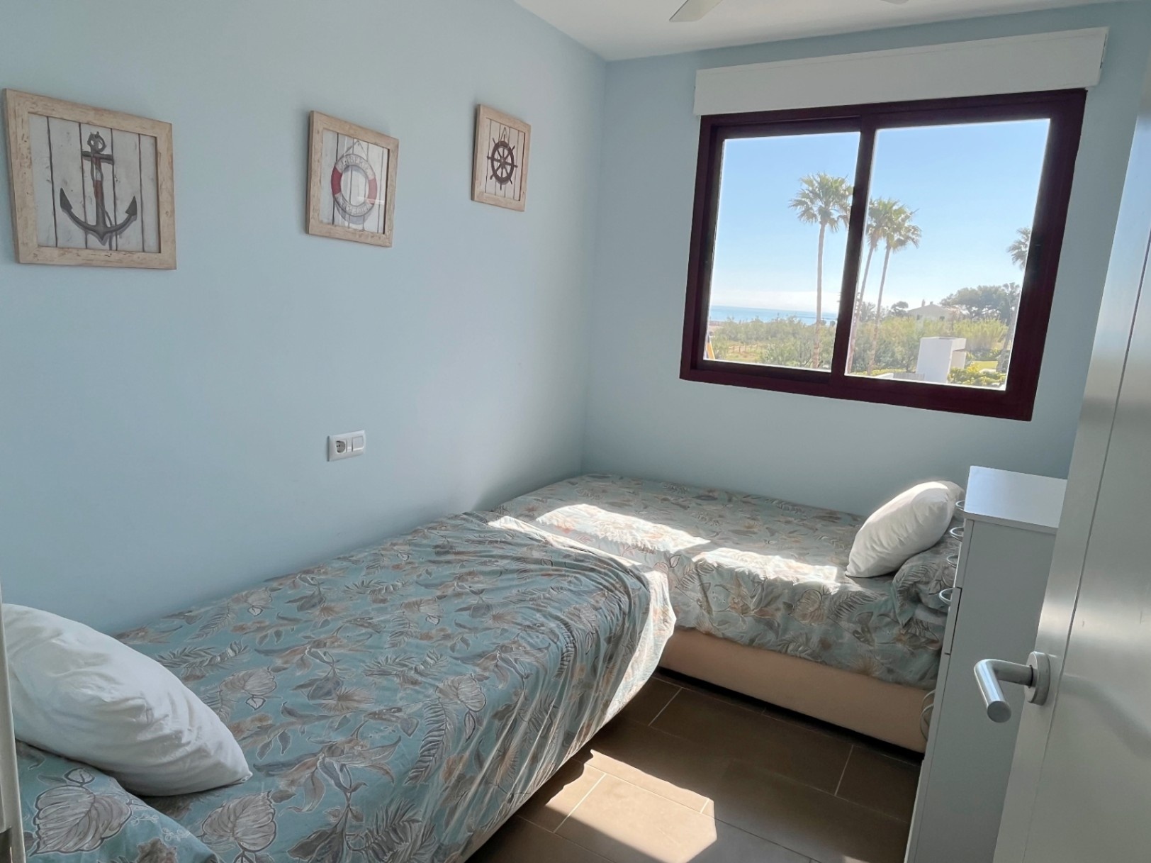 Apartamento en primera línea de playa en Dénia con vistas frontales al mar – Urb. Jardines de Dénia VII