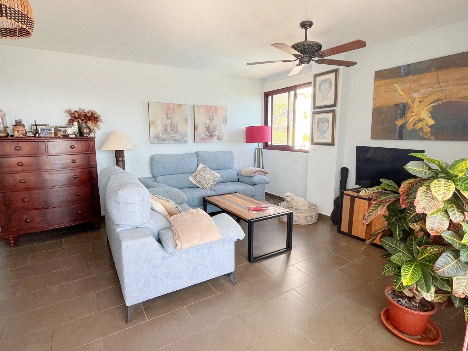 Apartamento en primera línea de playa en Dénia con vistas frontales al mar – Urb. Jardines de Dénia VII