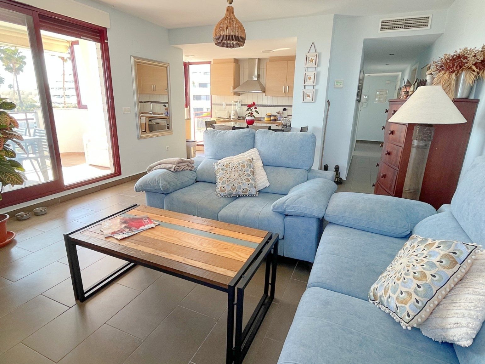Apartamento en primera línea de playa en Dénia con vistas frontales al mar – Urb. Jardines de Dénia VII