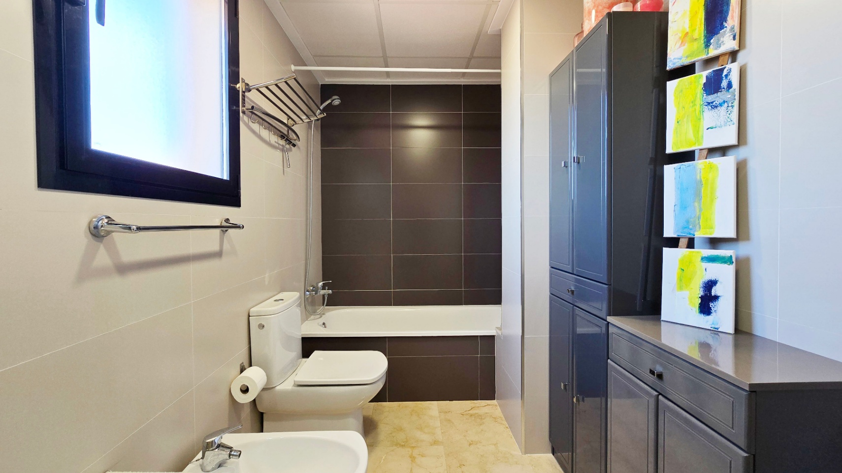 Ático en venta en Beniarbeig con terrazas privadas, vistas abiertas y garaje