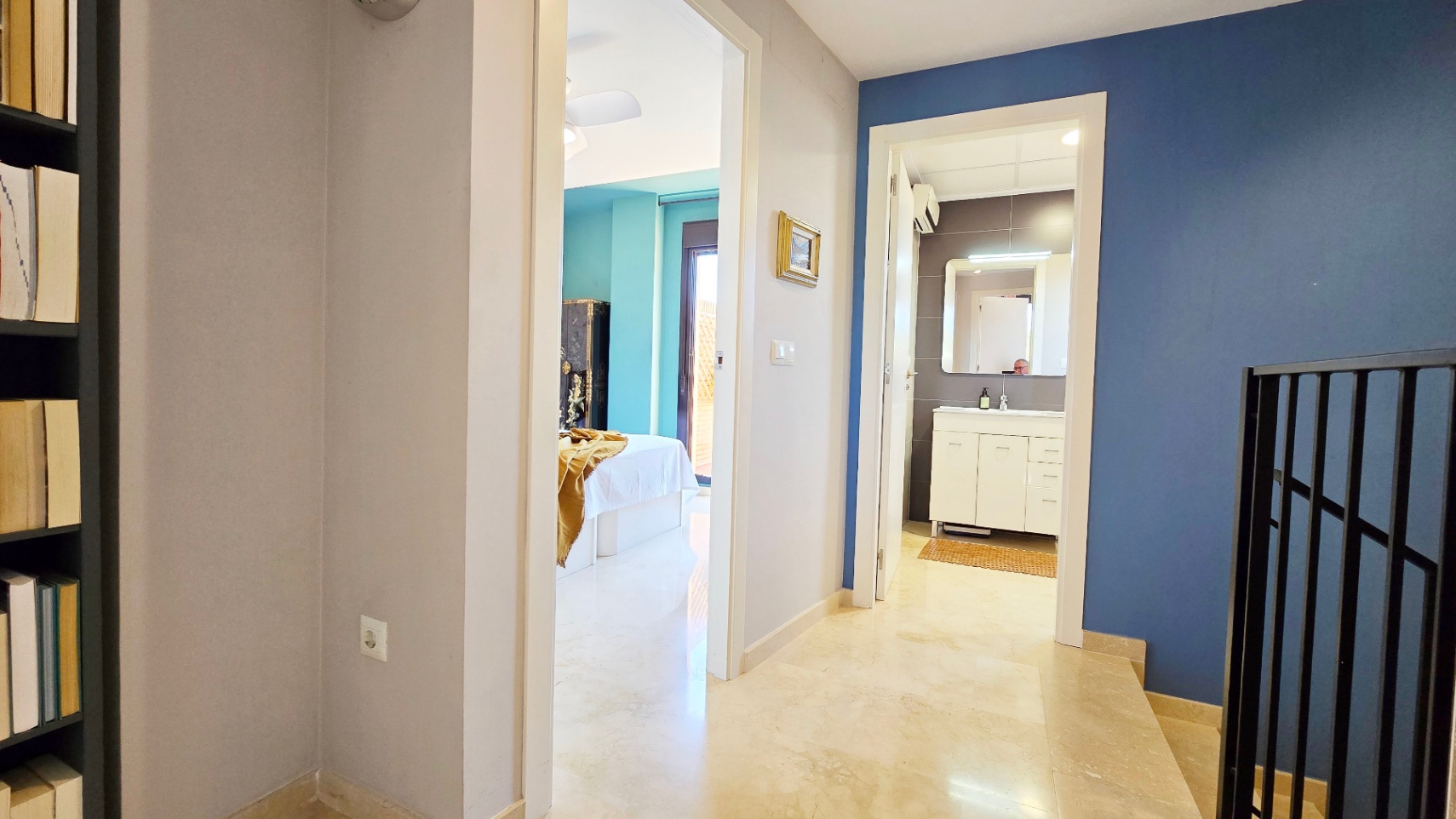 Ático en venta en Beniarbeig con terrazas privadas, vistas abiertas y garaje