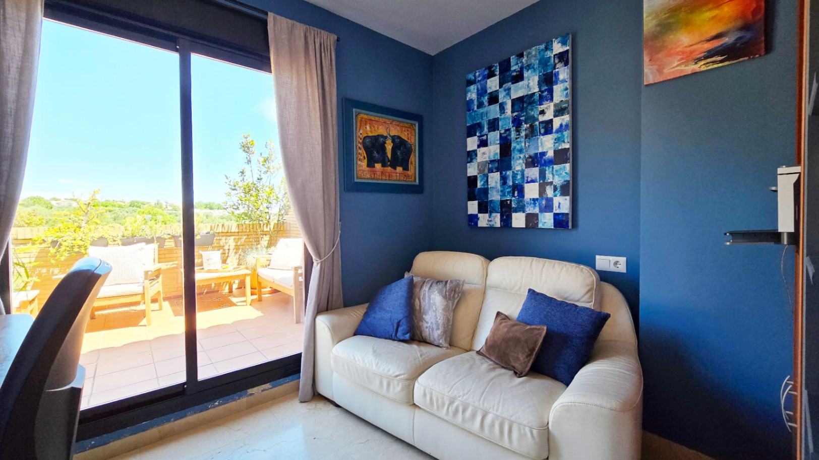 Ático en venta en Beniarbeig con terrazas privadas, vistas abiertas y garaje