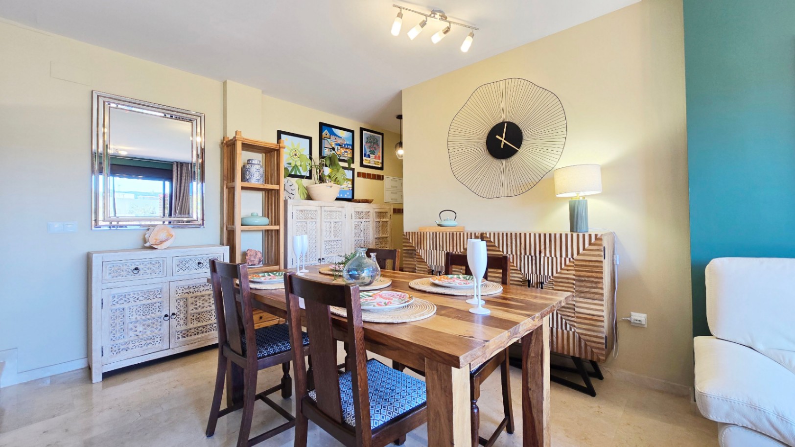 Ático en venta en Beniarbeig con terrazas privadas, vistas abiertas y garaje