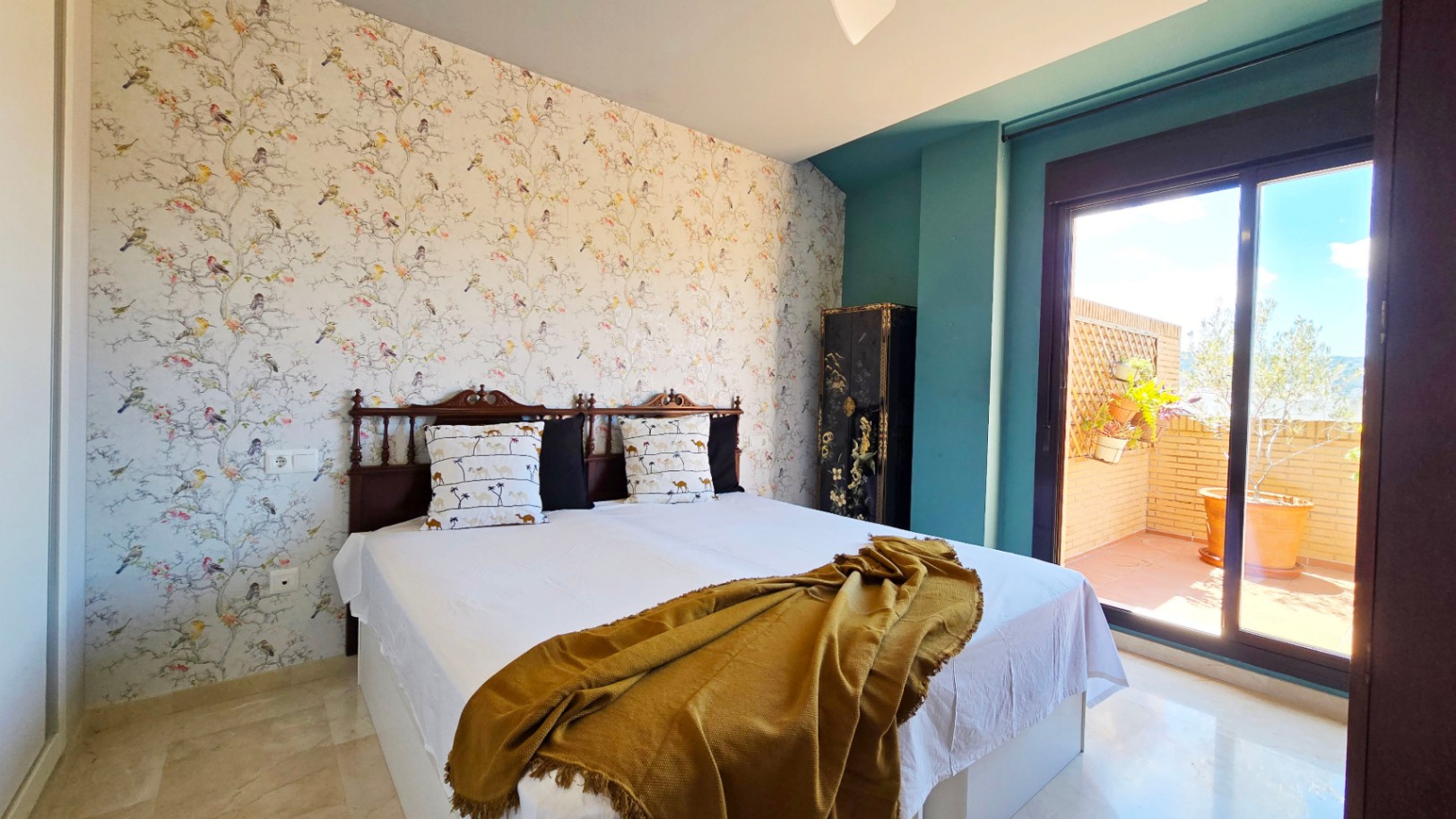 Ático en venta en Beniarbeig con terrazas privadas, vistas abiertas y garaje