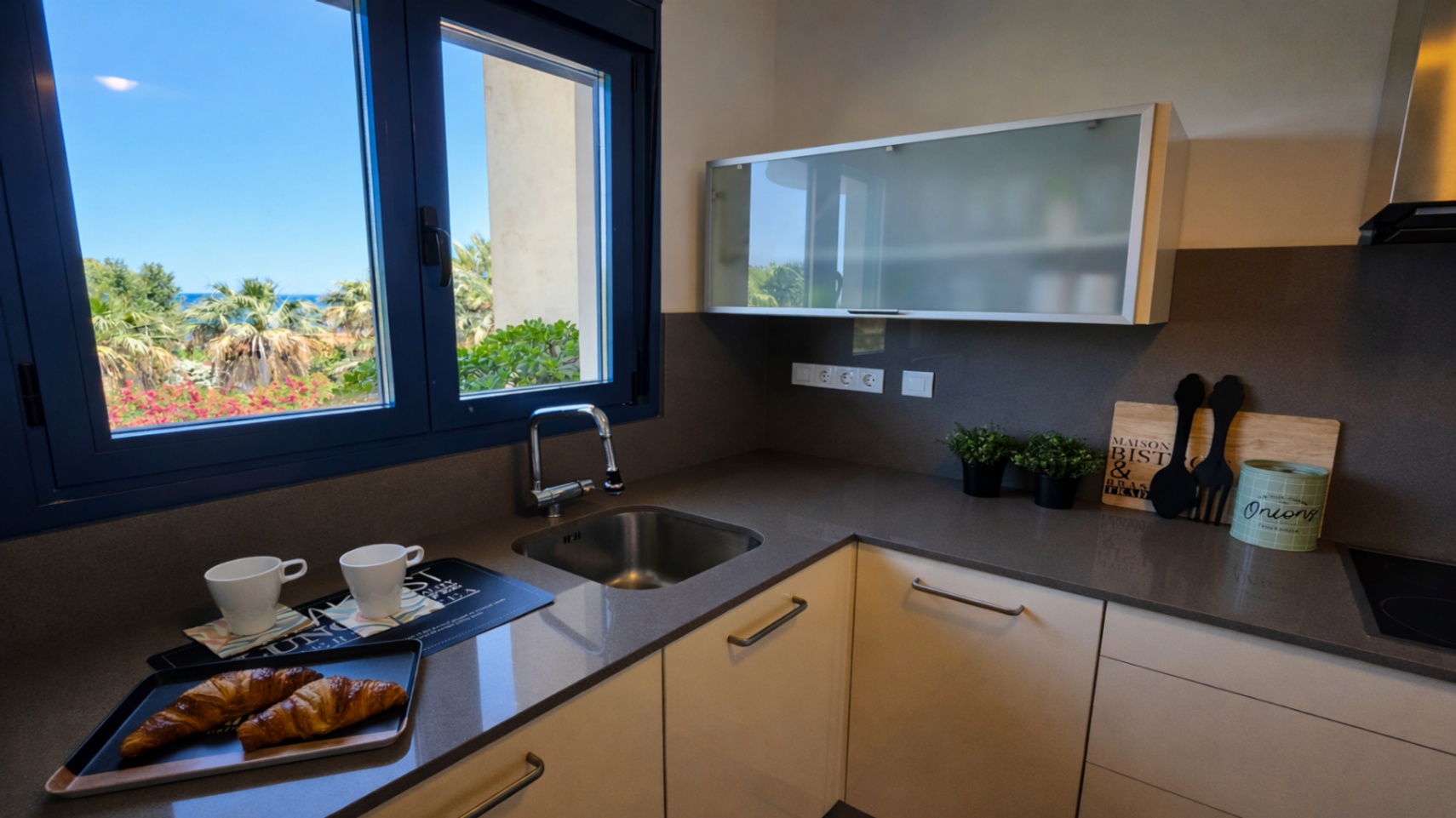 Apartamento con vistas frontales al mar en venta Dénia - Urb. Las Olas