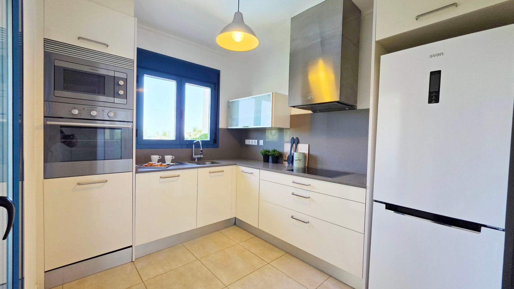 Apartamento con vistas frontales al mar en venta Dénia - Urb. Las Olas
