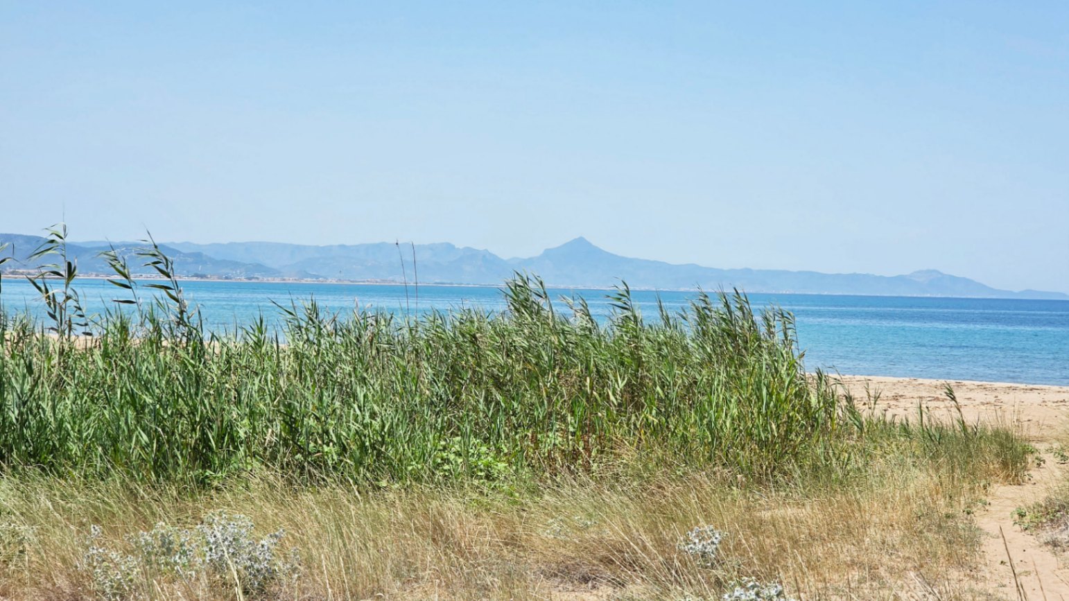 Apartamento con vistas frontales al mar en venta Dénia - Urb. Las Olas