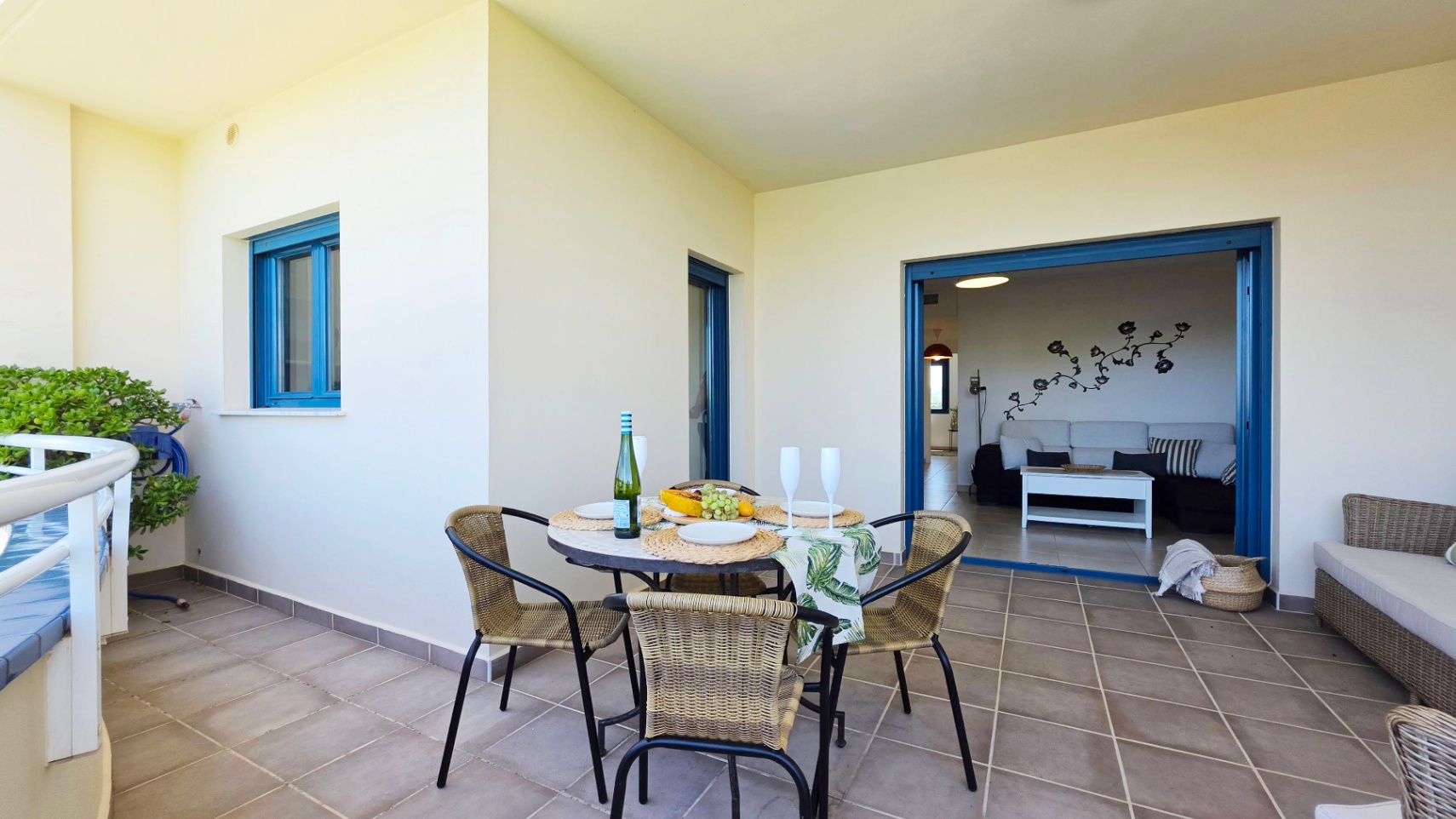 Apartamento con vistas frontales al mar en venta Dénia - Urb. Las Olas