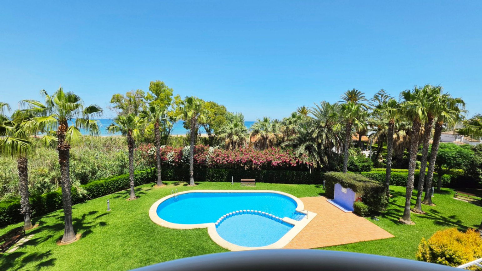 Apartamento con vistas frontales al mar en venta Dénia - Urb. Las Olas