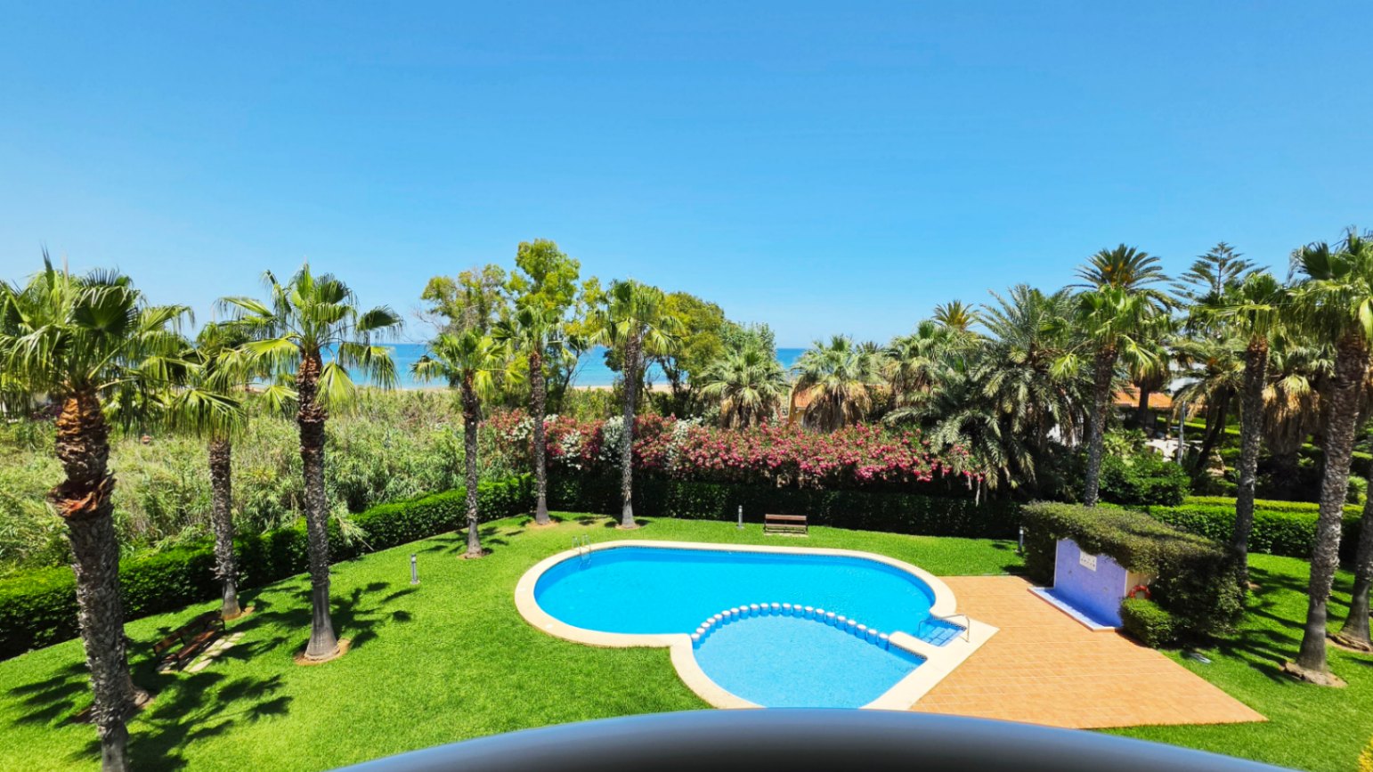 Apartamento con vistas frontales al mar en venta Dénia - Urb. Las Olas