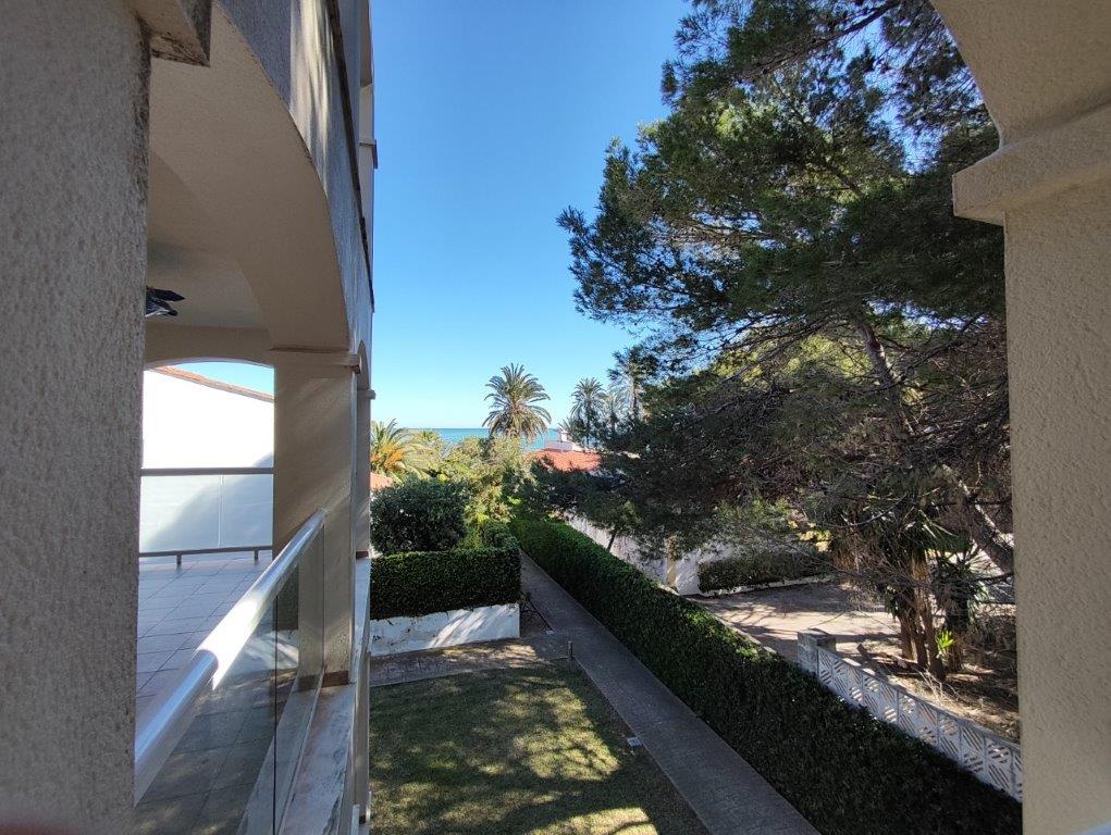 Apartamento en venta primera línea en Dénia - Urb. Meridiano Cero 