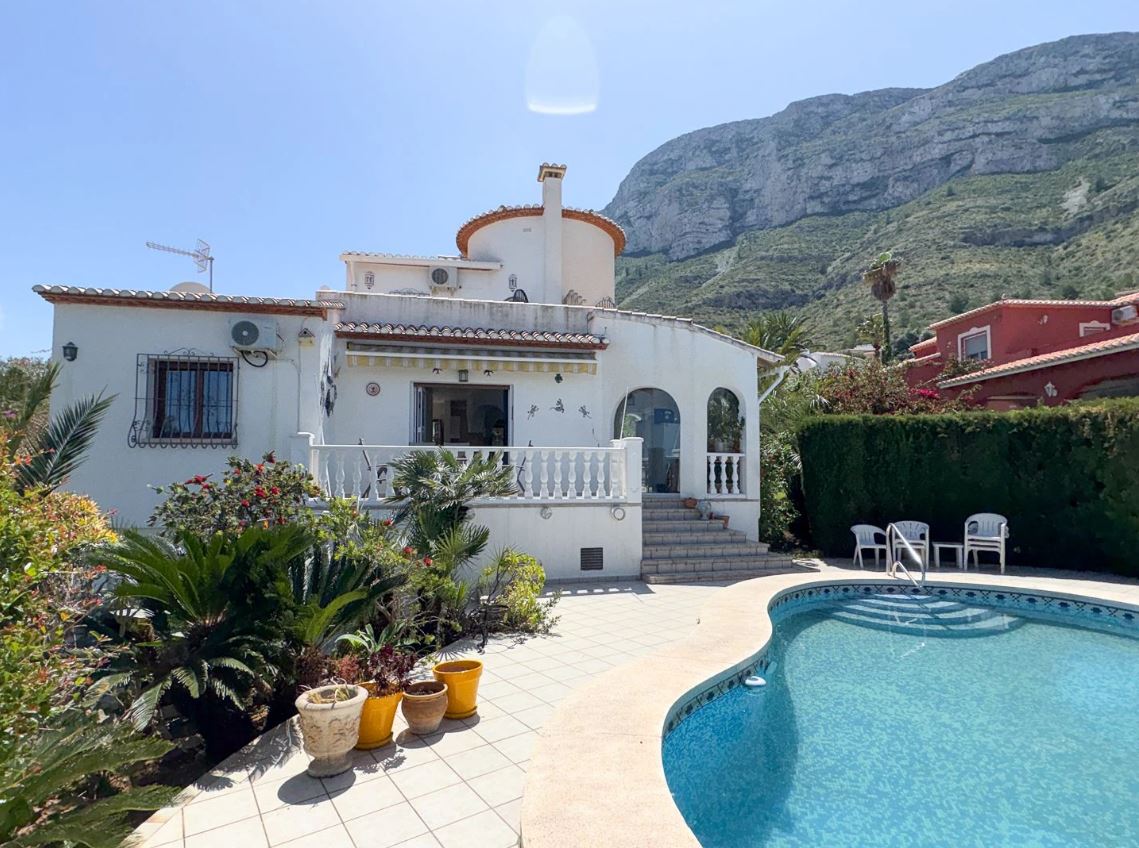 CH3384M - Chalet con vistas al mar y piscina en venta Dénia - Zona Montgó