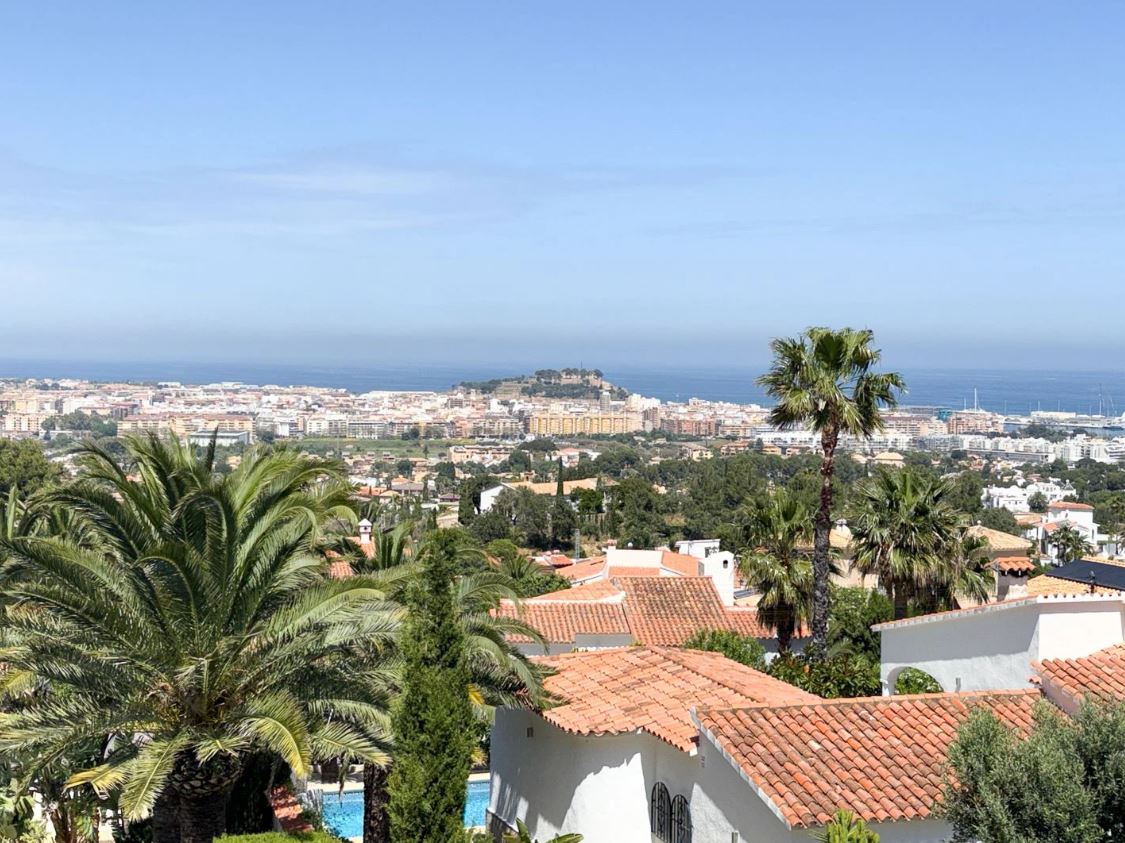 Chalet con vistas al mar y piscina en venta Dénia - Zona Montgó