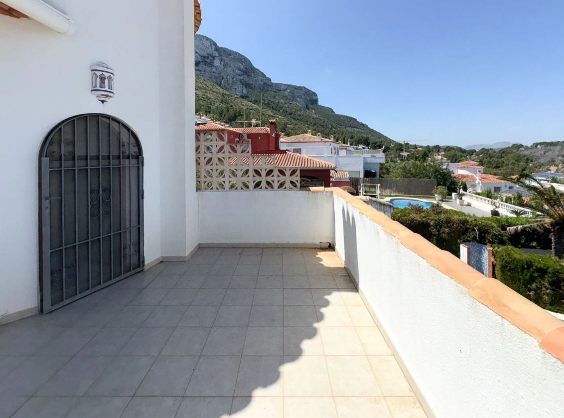Chalet con vistas al mar y piscina en venta Dénia - Zona Montgó