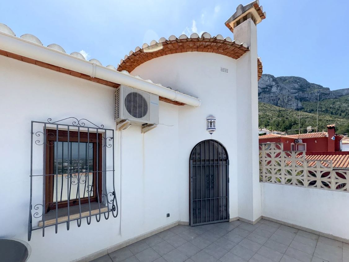 Chalet con vistas al mar y piscina en venta Dénia - Zona Montgó