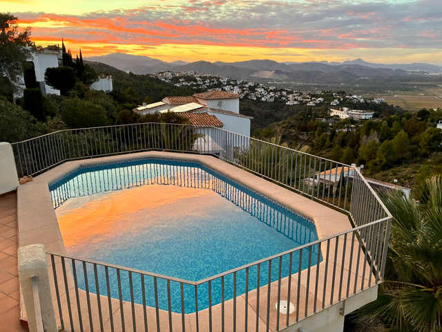 CH0933M - Chalet con vistas al mar y piscina privada en venta Ráfol Almunia - Urb. Monte Pego II