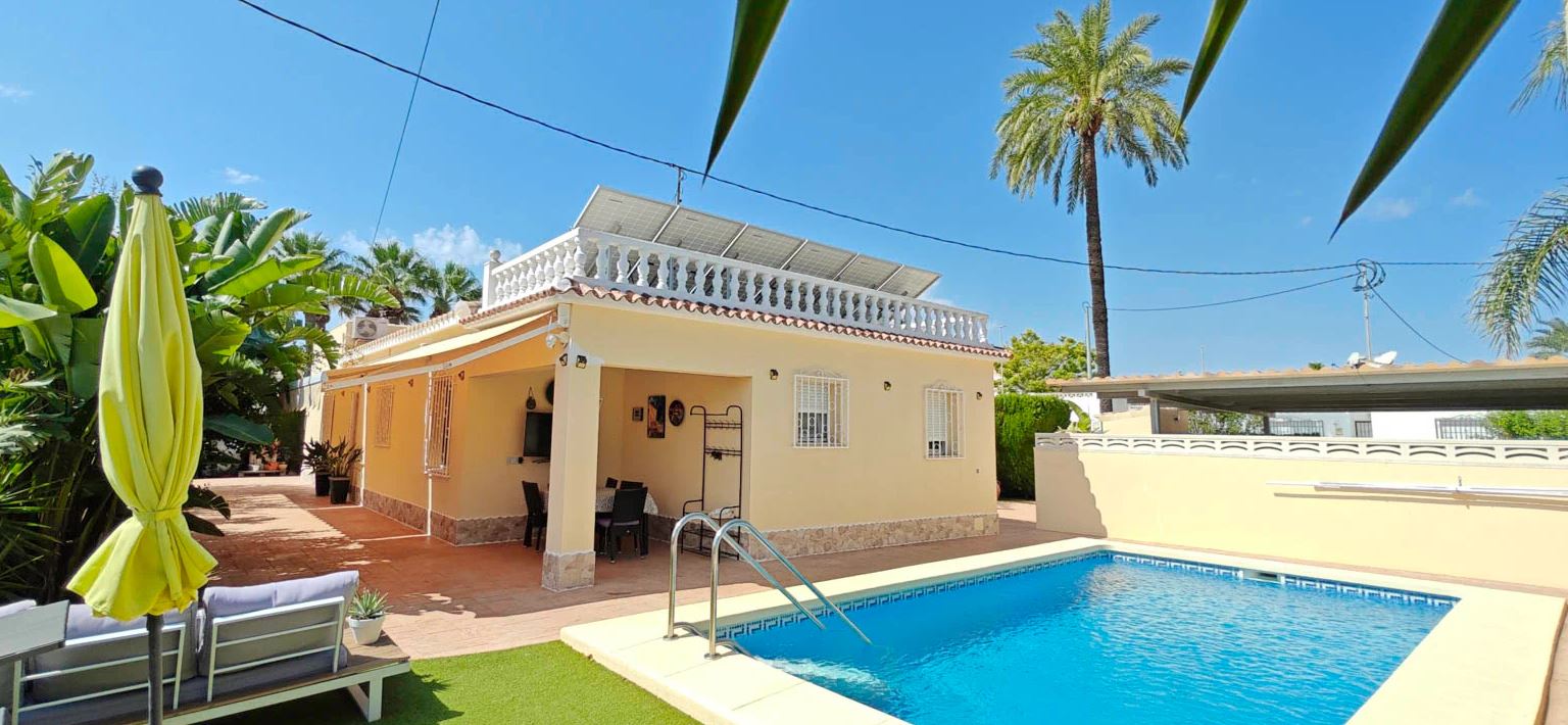CH25935M - Chalet avec piscine privée à vendre à Dénia - Plage de Las Marinas