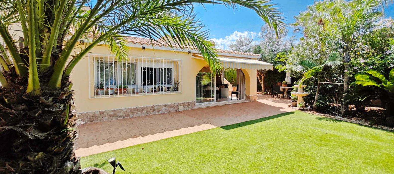 Chalet con piscina privada en venta Dénia - Playa de Las Marinas