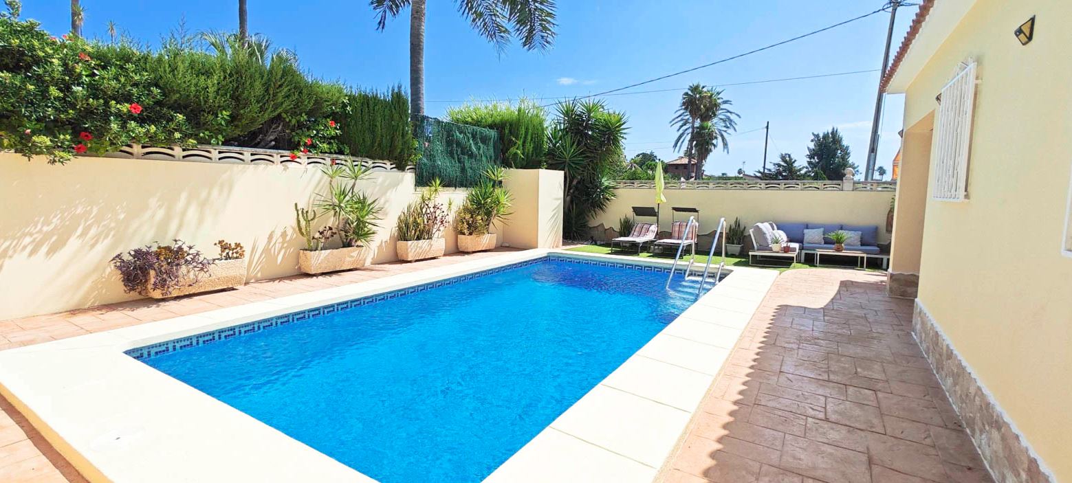 Chalet con piscina privada en venta Dénia - Playa de Las Marinas