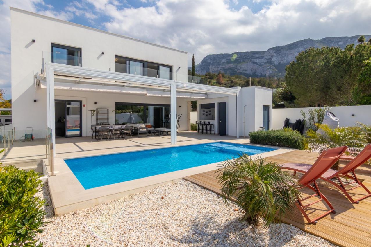 Chalet con piscina en venta Dénia - Tossal Gros