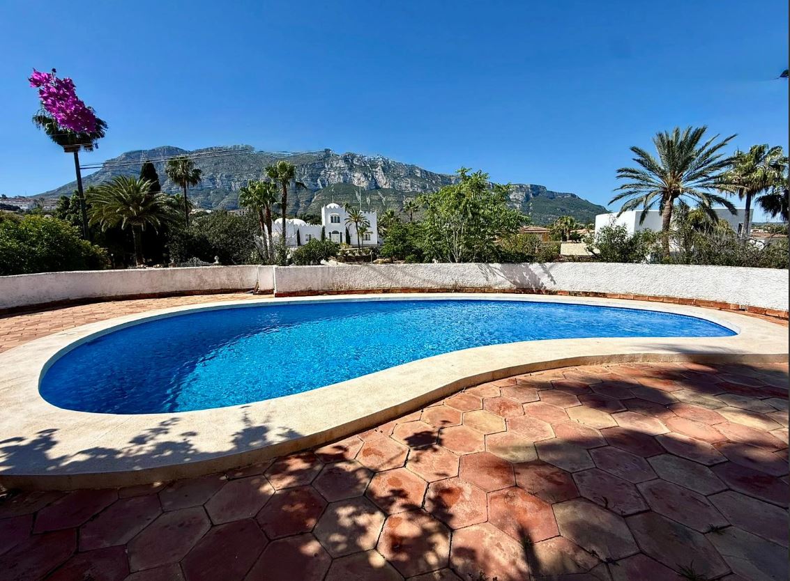 Chalet con piscina privada en venta Dénia - Zona Rotas