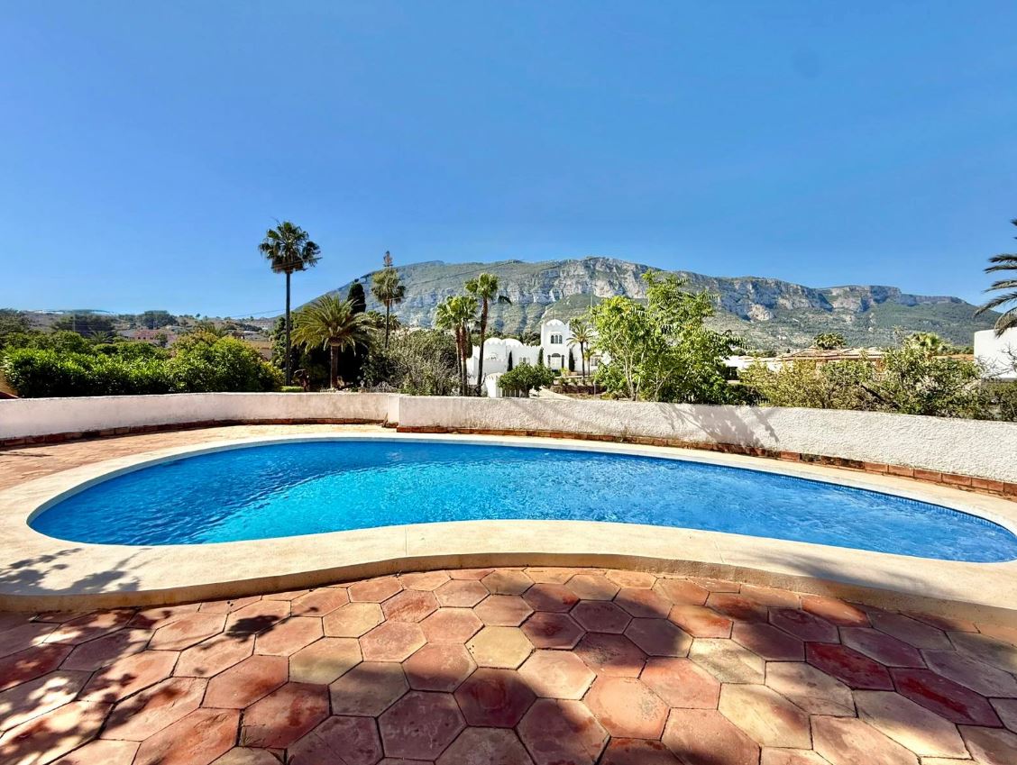 Chalet con piscina privada en venta Dénia - Zona Rotas