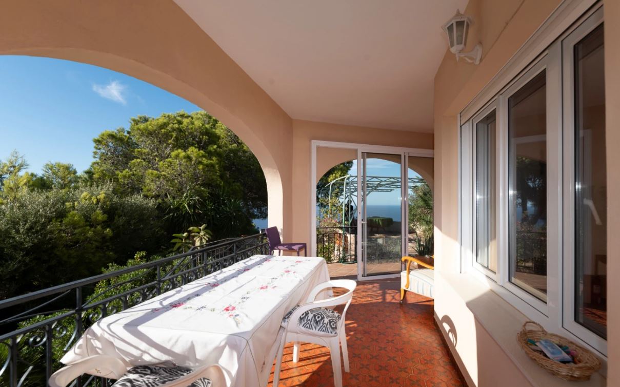 Chalet con piscina en venta Dénia en Las Rotas