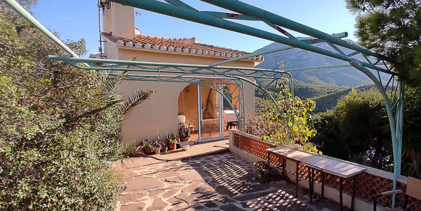 Chalet con piscina en venta Dénia en Las Rotas