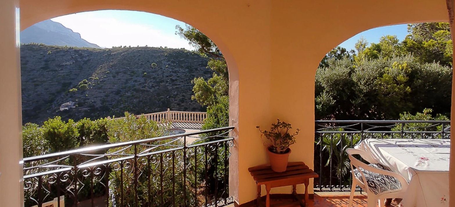 Chalet con piscina en venta Dénia en Las Rotas