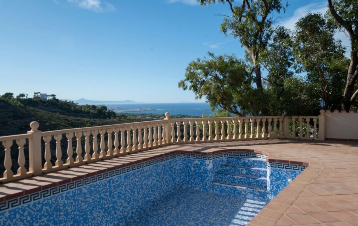 Chalet con piscina en venta Dénia en Las Rotas