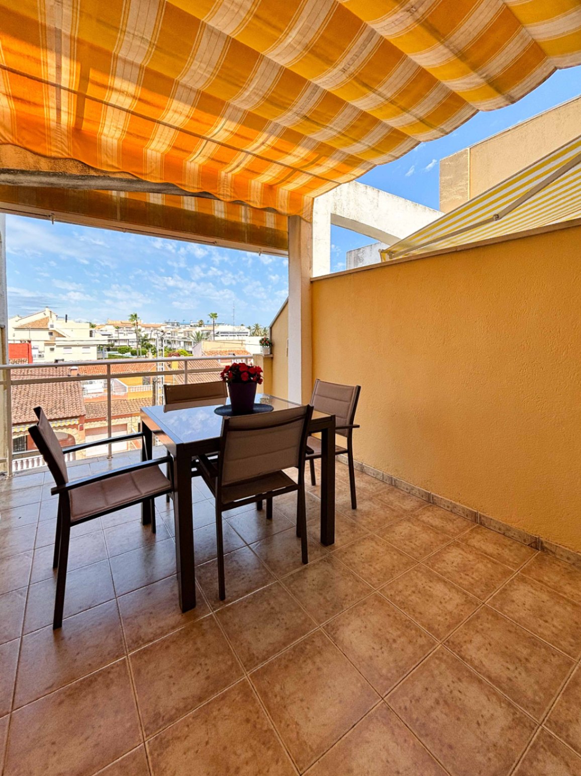 Apartamento con vistas al mar en venta Dénia - Urb. Jardines de Denia 1