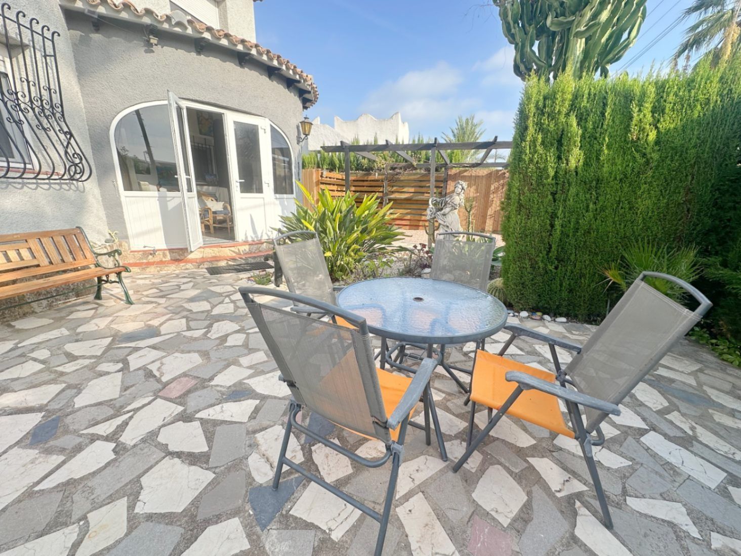 Chalet con piscina en venta Els Poblets