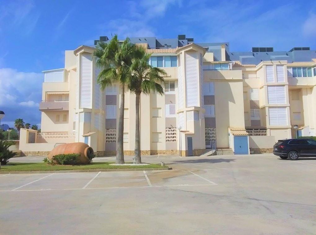 Apartment for sale on the beachfront in Dénia / Bahia del Molinell Urbanization