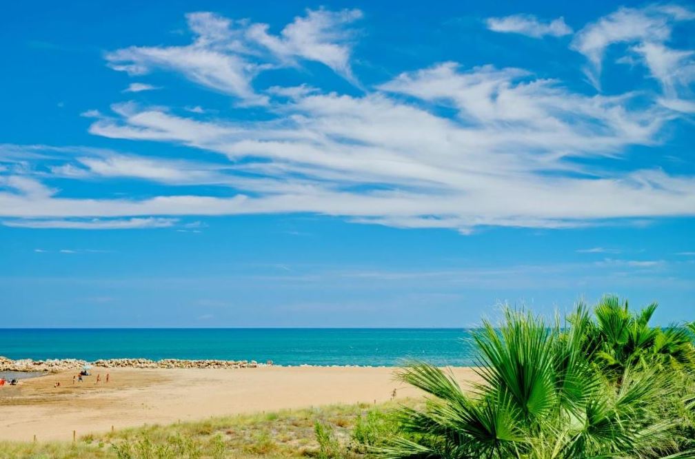 Apartment for sale on the beachfront in Dénia / Bahia del Molinell Urbanization