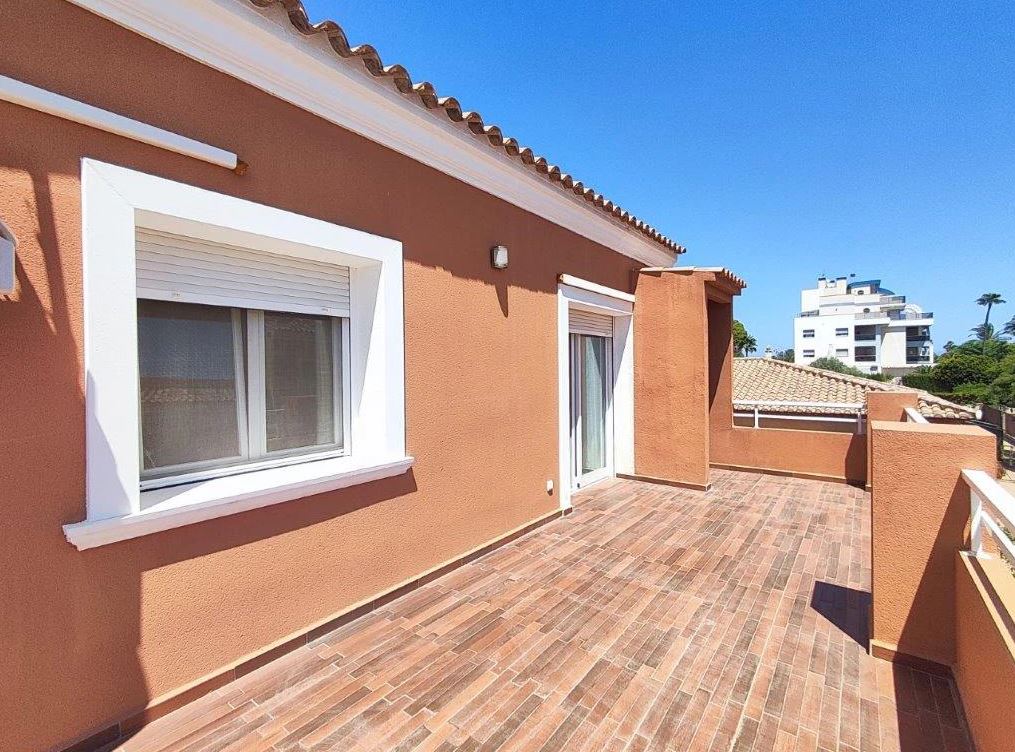 Chalet con piscina privada en Dénia - Playa Las Marinas