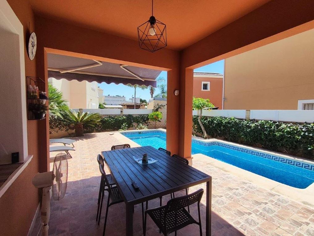 Chalet con piscina privada en Dénia - Playa Las Marinas