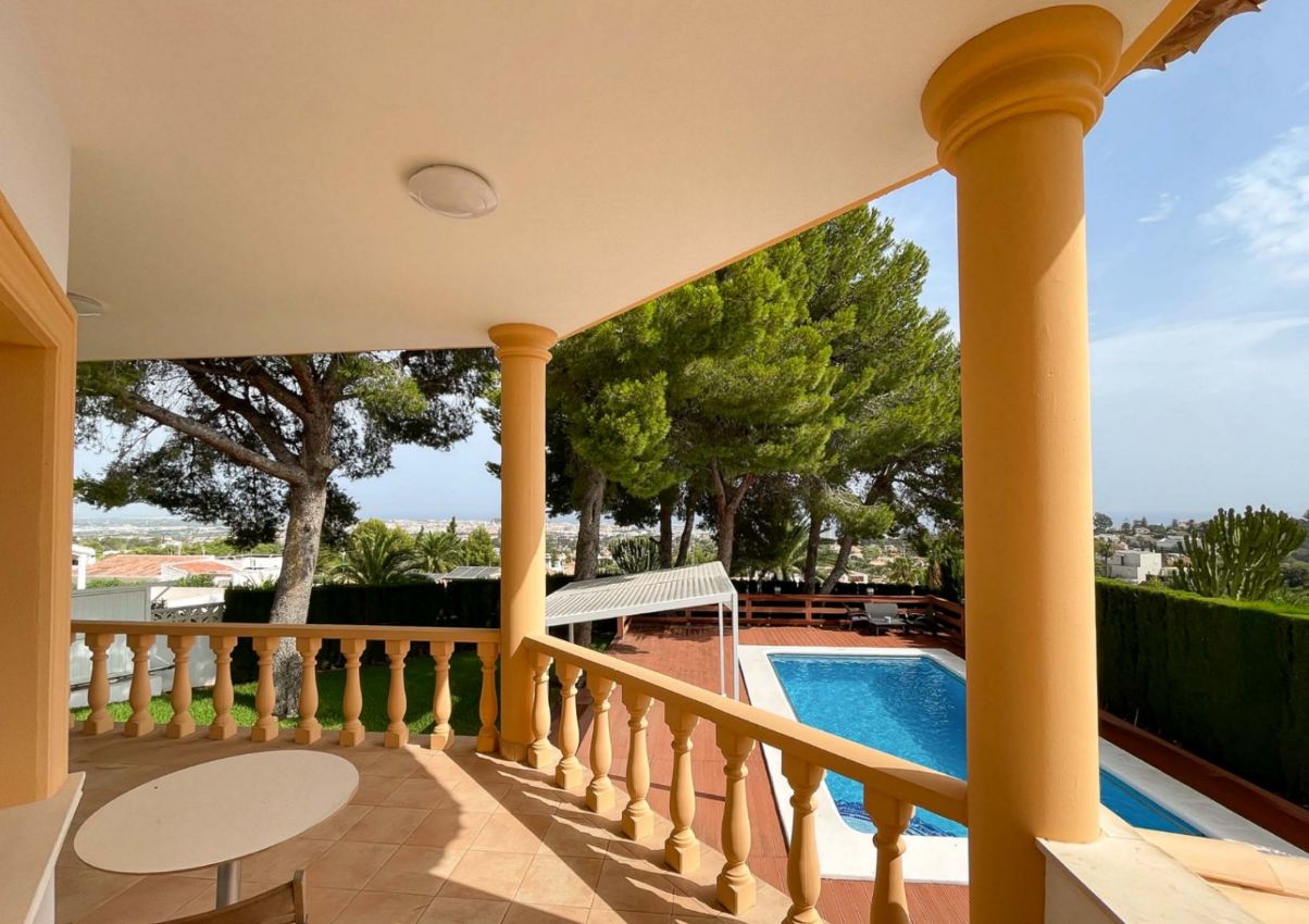 Villa mit Pool und Meerblick zu verkaufen in Dénia