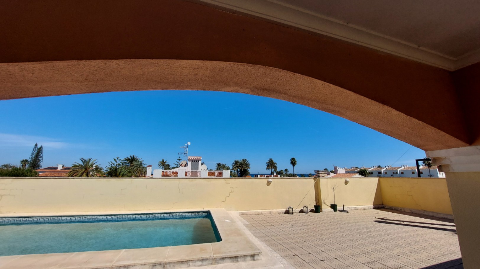 Beachfront apartment for sale in Dénia
