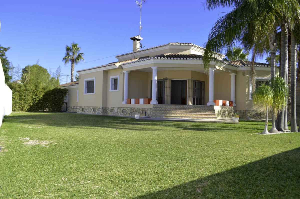 Villa en venta en Dénia - Zona Las Rotas