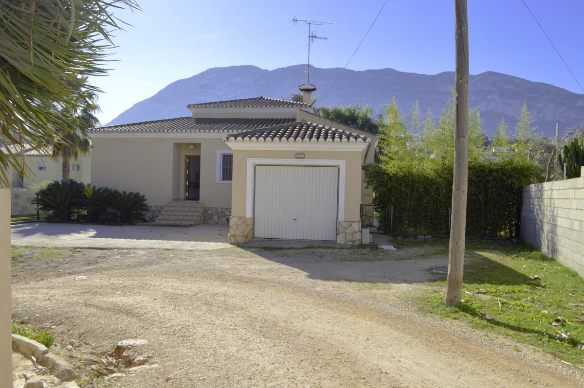 Villa zu verkaufen in Dénia - Zona Las Rotas