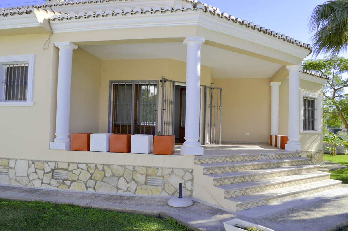 Villa for sale in Dénia - Zona Las Rotas