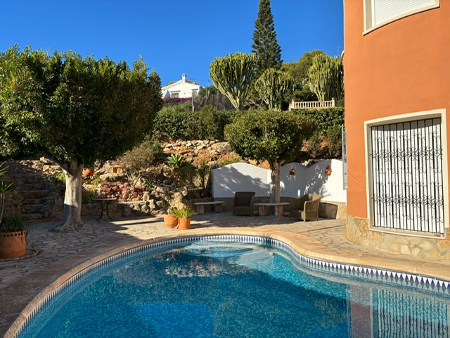Villa mit Pool zu verkaufen in Dénia - Galeretes Area