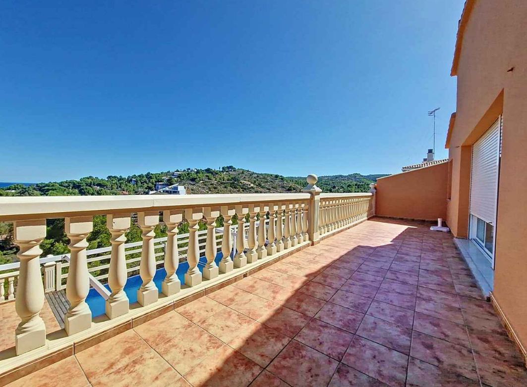 Villa con vistas al mar en venta en Las Rotas Dénia